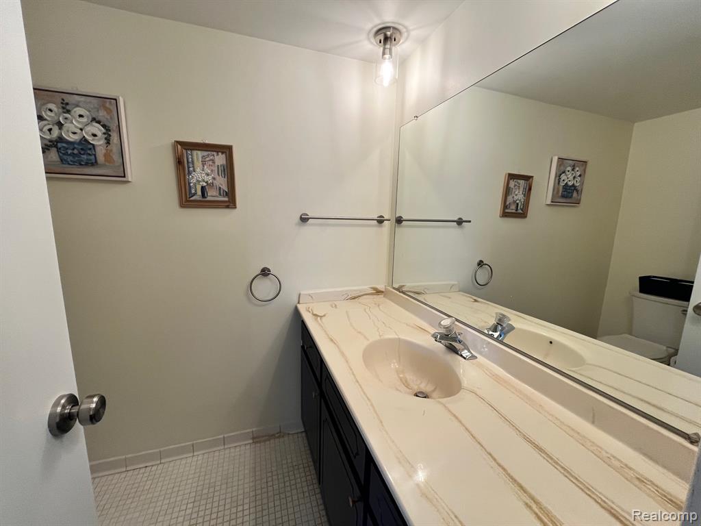 23025 Liberty Street, 13, Saint Clair Shores, MI 48080 — Photo 16