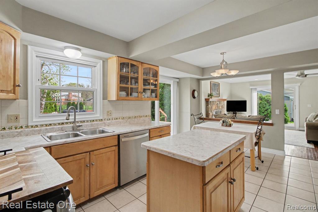 1934 Pelican Court, Troy, MI 48084 — Photo 10