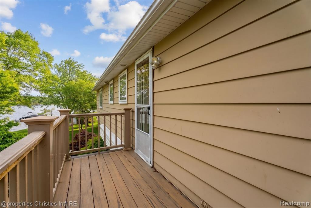 2825 Sylvan Shores Drive, Waterford, MI 48328 — Photo 30