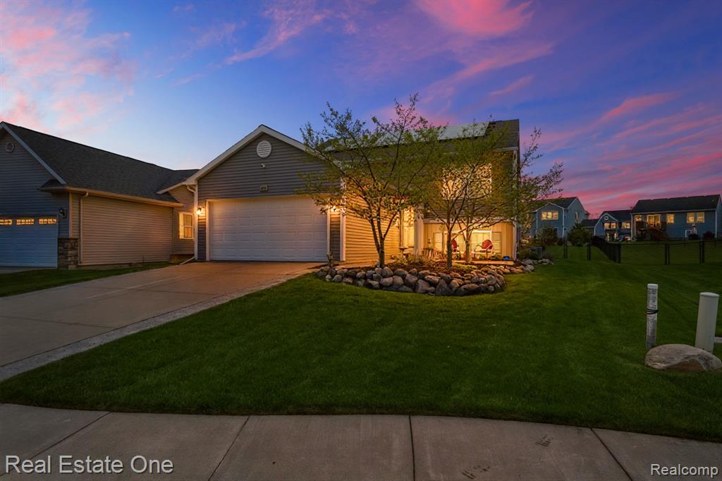 3513 Amber Oaks Drive, Howell, MI 48855 — Photo 3