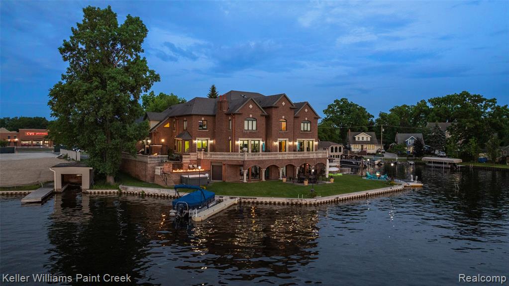 328 S Broadway Street, Lake Orion, MI 48362 — Photo 15