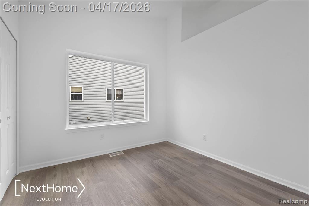 321 Oxford Court, Belleville, MI 48111 — Photo 24