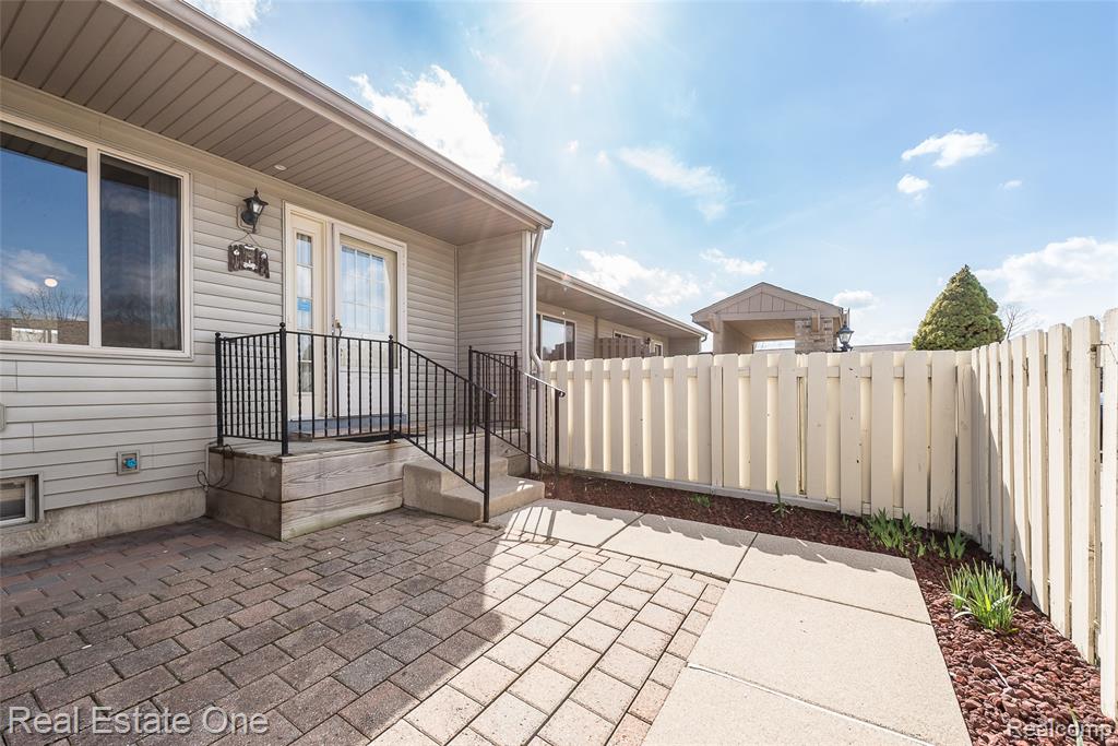 62181 ARLINGTON CIRCLE, 4, South Lyon, MI 48178 — Photo 5