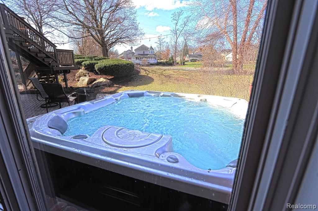 5470 HURON HILLS Drive, Commerce Twp, MI 48382 — Photo 38