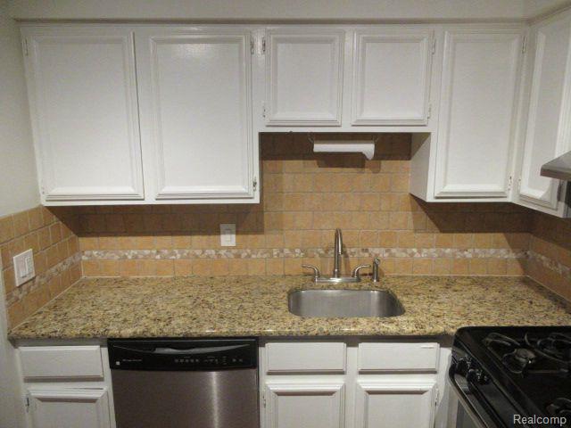 1835 BRENTWOOD Drive, Troy, MI 48098 — Photo 11