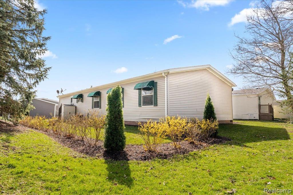 11018 WOODLAND RIDGE, South Lyon, MI 48178 — Photo 28