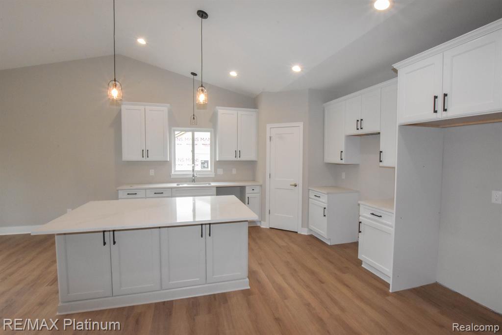 4580 STILLMEADOW Drive, Howell, MI 48843 — Photo 8