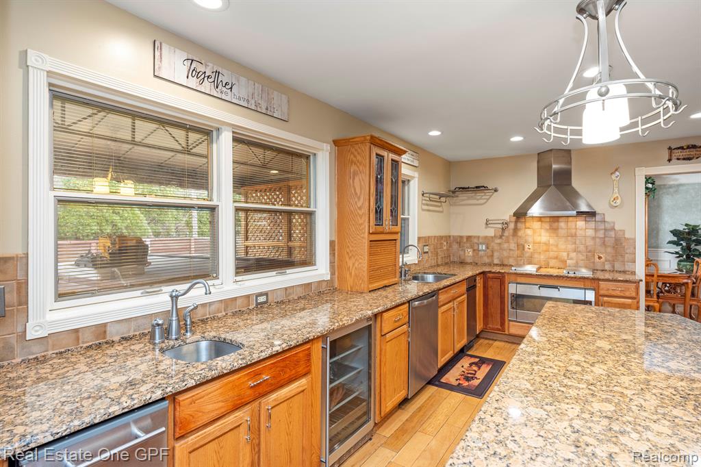 6 ELMSLEIGH Lane, Grosse Pointe, MI 48230 — Photo 12