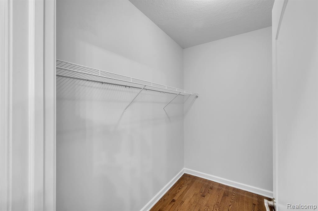 27490 CROMWELL Road, Novi, MI — Photo 16