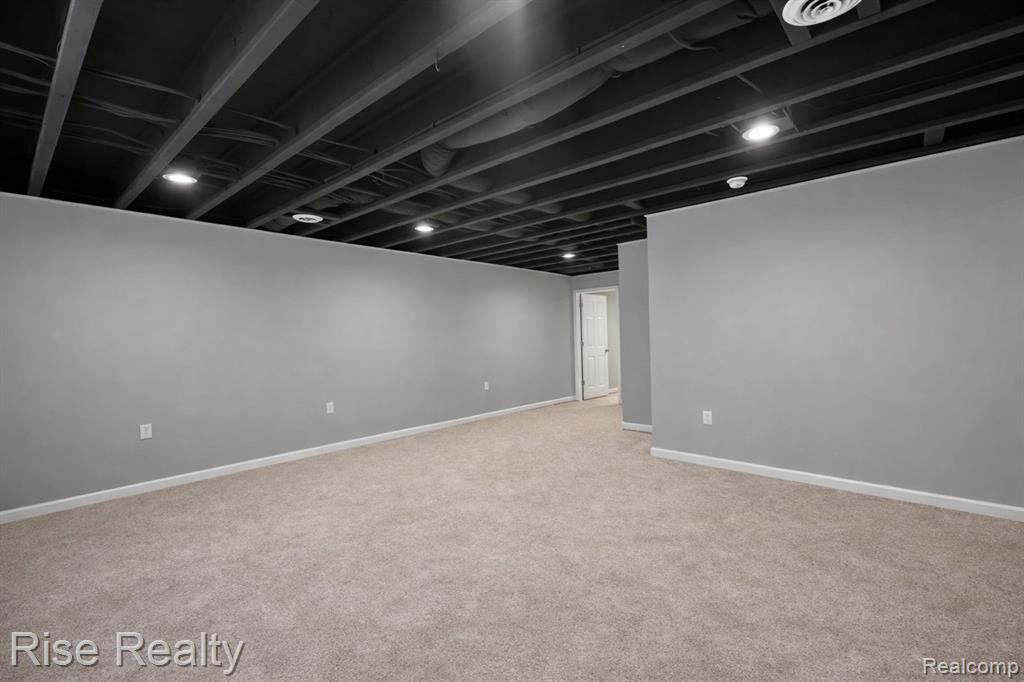 2027 Stillwater Drive, Davison, MI 48423 — Photo 32