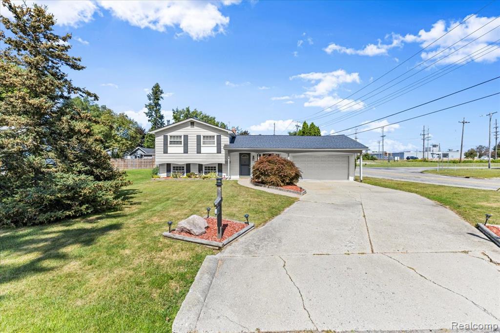 5516 Cleary Drive, Waterford, MI 48329 — Photo 4