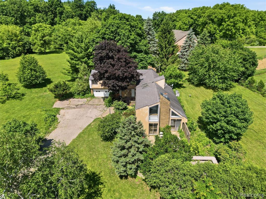 4554 Mystic Hills Circle, Milford, MI 48380 — Photo 58