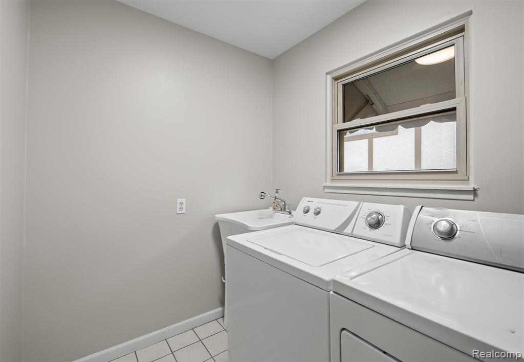 11326 Common Road, Warren, MI 48093 — Photo 24
