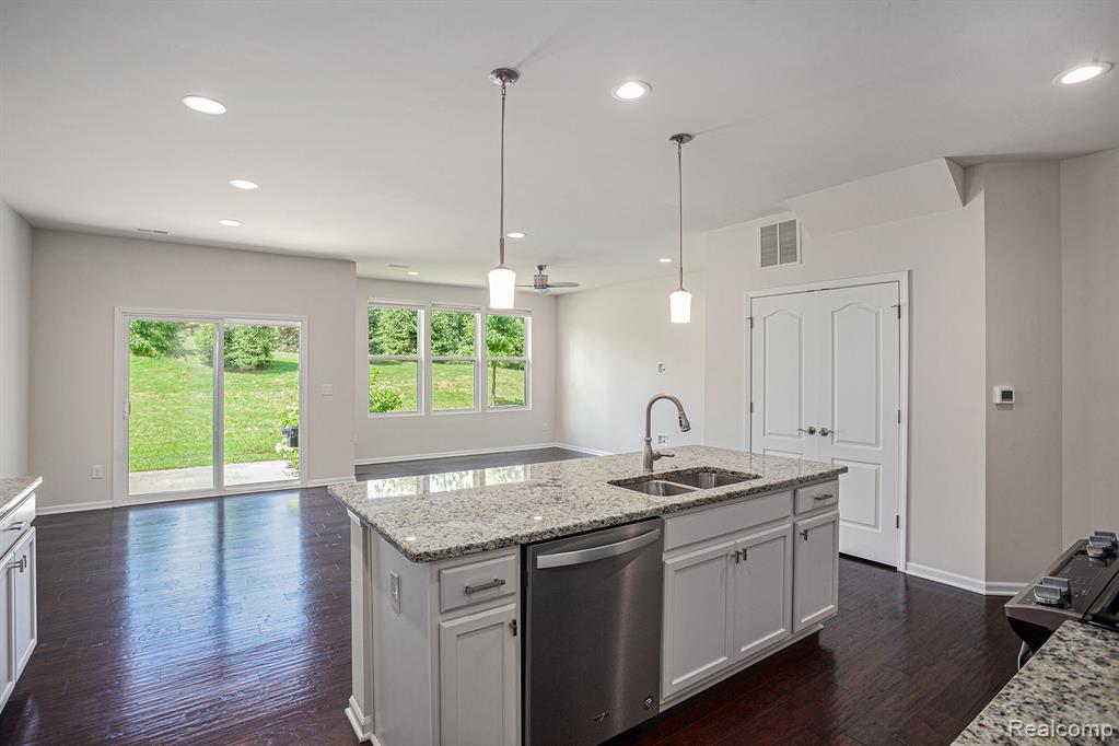 24727 IVY LANE, Novi, MI — Photo 7