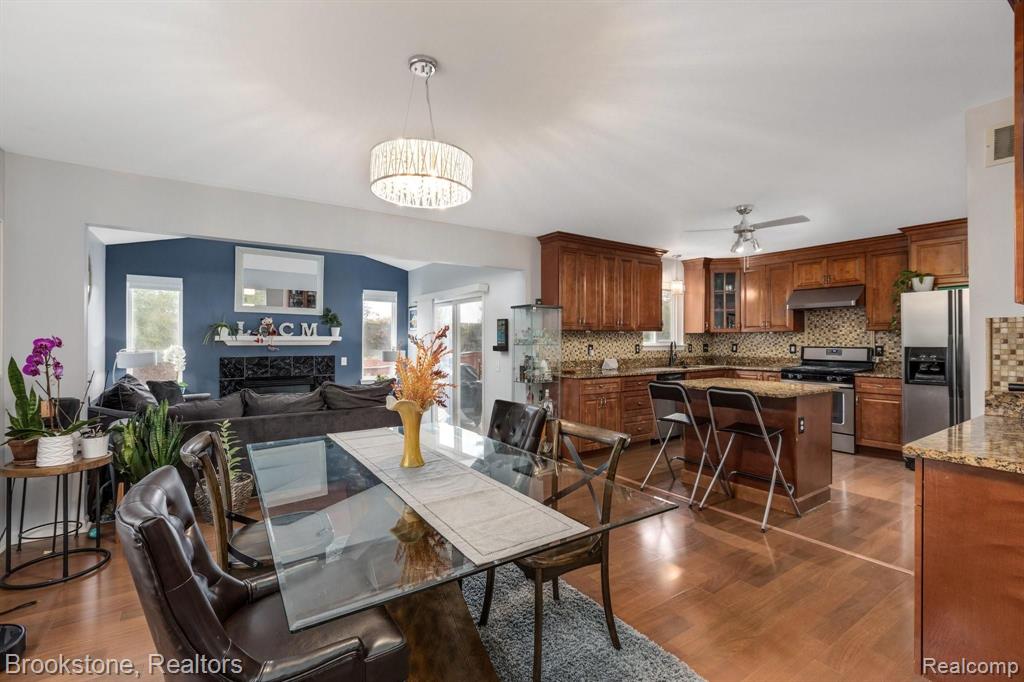 992 WILDWOOD LANE, Canton, MI 48188 — Photo 6