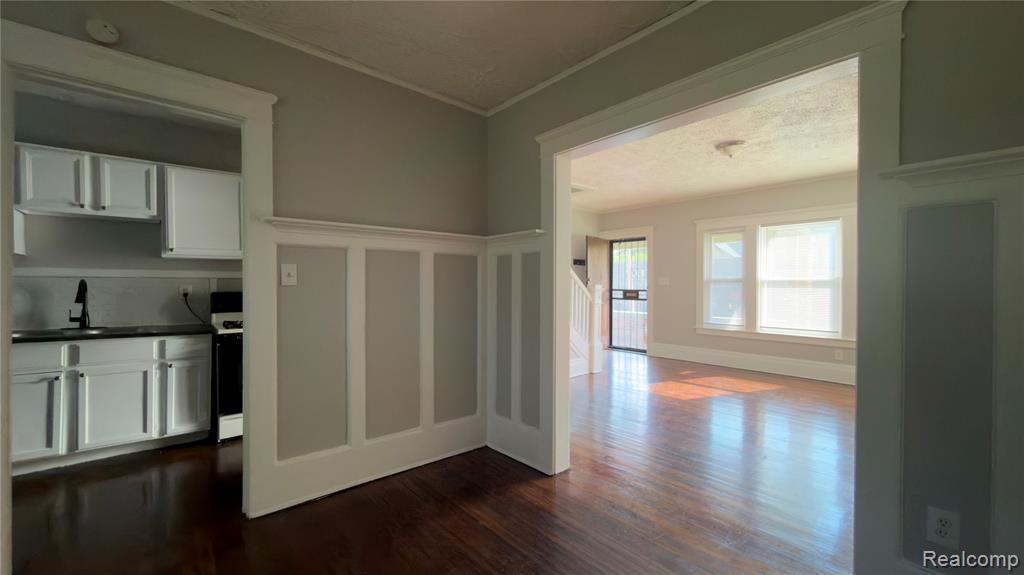 9426 John R, Detroit, MI 48202 — Photo 9