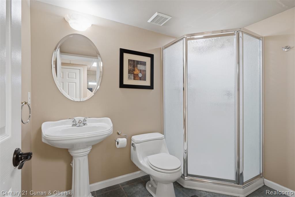 47008 Cider Mill Drive, Novi, MI — Photo 44