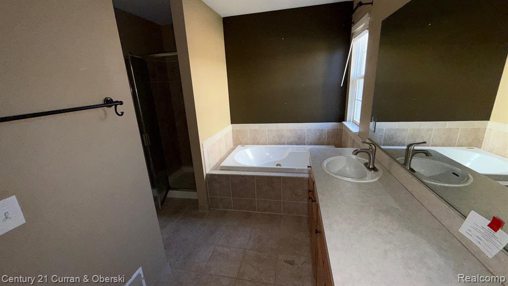 714 Autumn Ridge Drive, Westland, MI — Photo 19