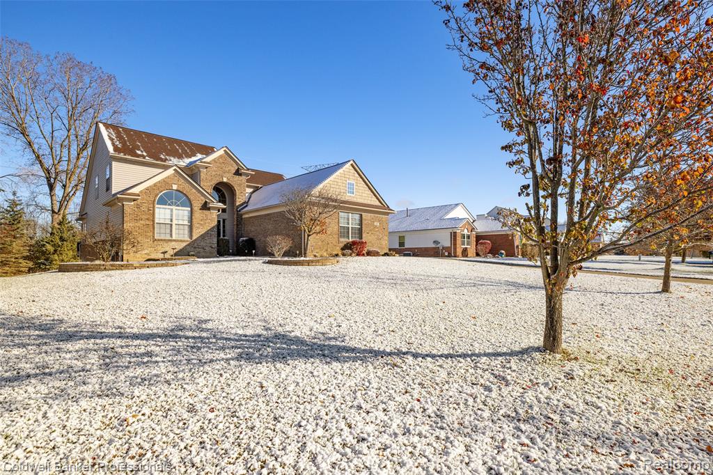 4881 Spring Meadow Drive, Clarkston, MI 48348 — Photo 2