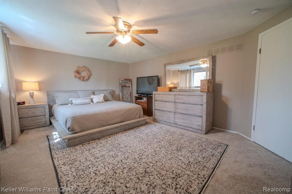 401 PINEHURST Drive, Rochester Hills, MI 48309 — Photo 23