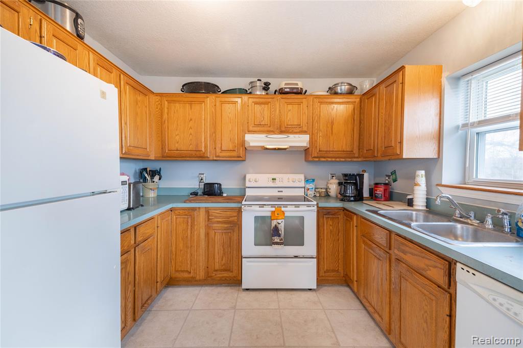 7522 Sovey Drive, Newport, MI 48166 — Photo 9