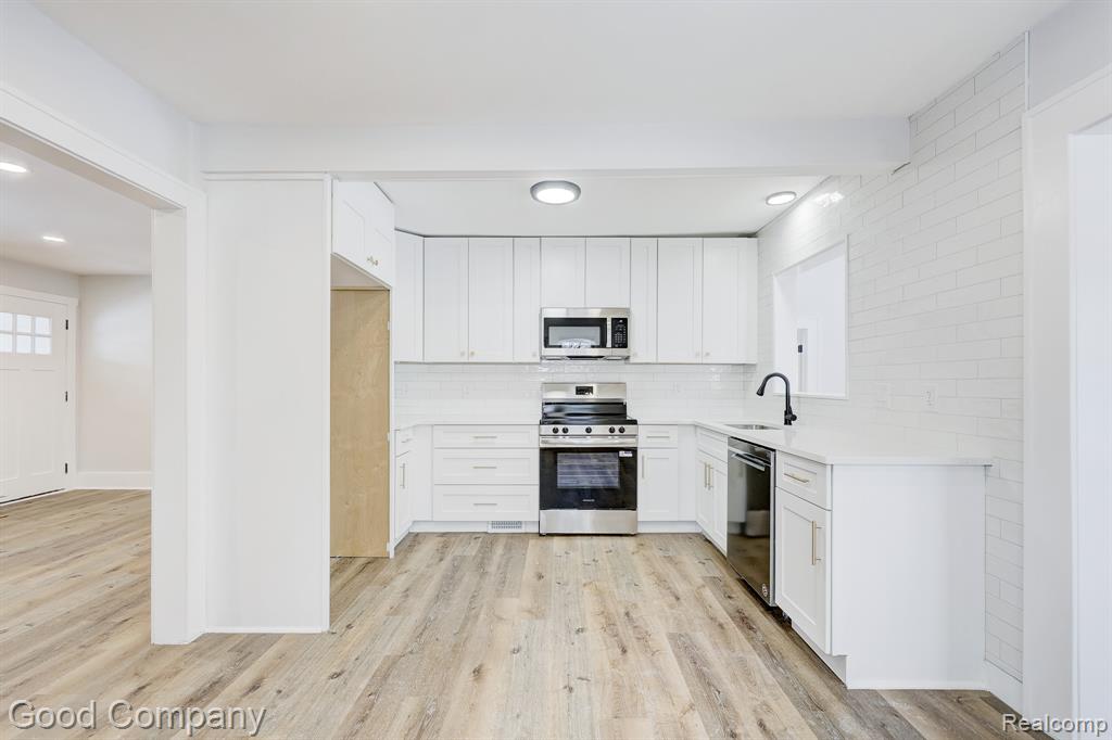16309 Kirkshire Avenue, Beverly Hills, MI 48025 — Photo 16