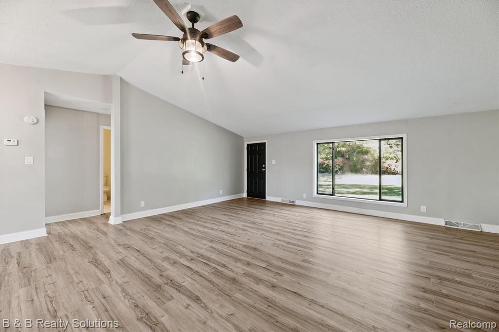 6692 JONES Road, North Branch, MI 48461 — Photo 7