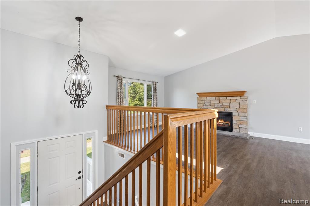 480 Andover Woods Drive, Fenton, MI 48430 — Photo 7
