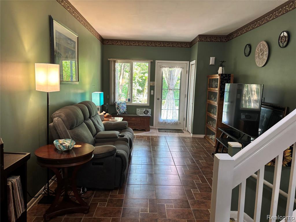 4817 Hickory Drive, Highland, MI 48356 — Photo 4