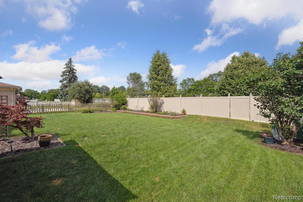 6900 Woonsocket Street, Canton, MI 48187 — Photo 49