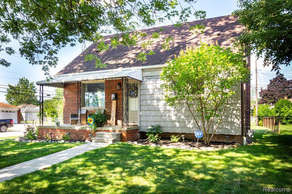 9732 LAURENCE Avenue, Allen Park, MI 48101 — Photo 2