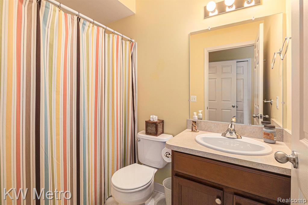40637 LENOX PARK Drive, Novi, MI 48377 — Photo 18
