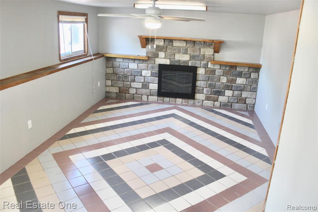 4549 Benjamin Drive, Sterling Heights, MI 48310 — Photo 19