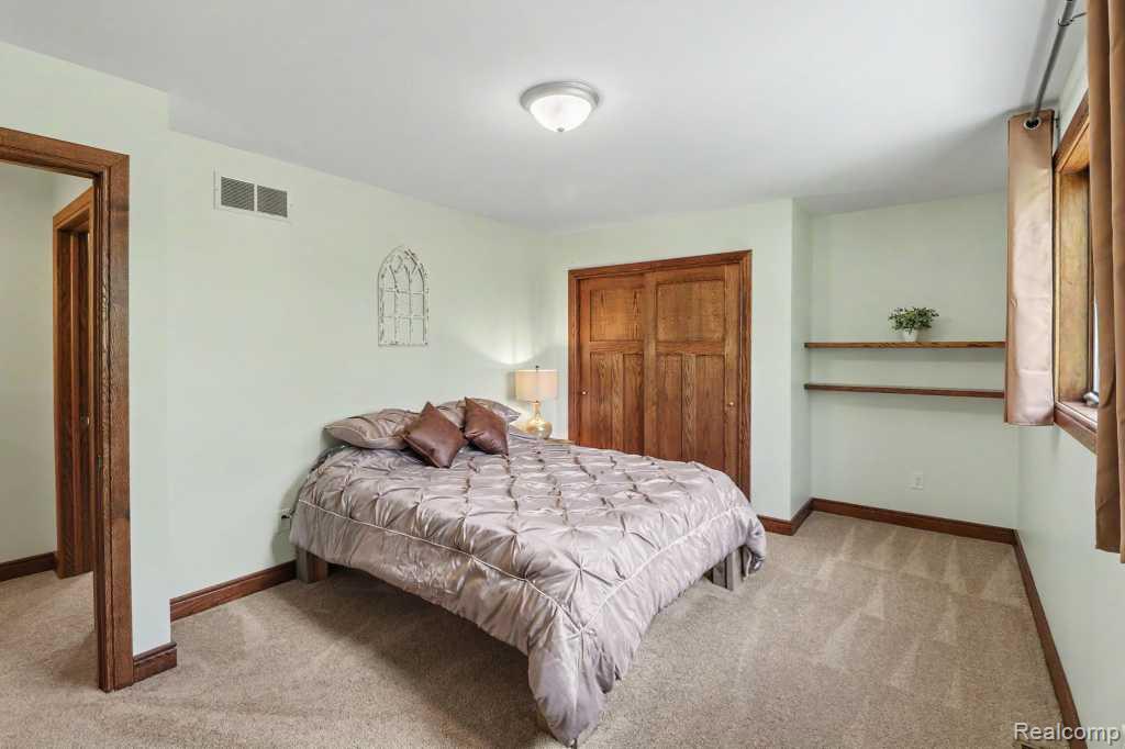 10429 9 Mile Road, Whitmore Lake, MI 48189 — Photo 22