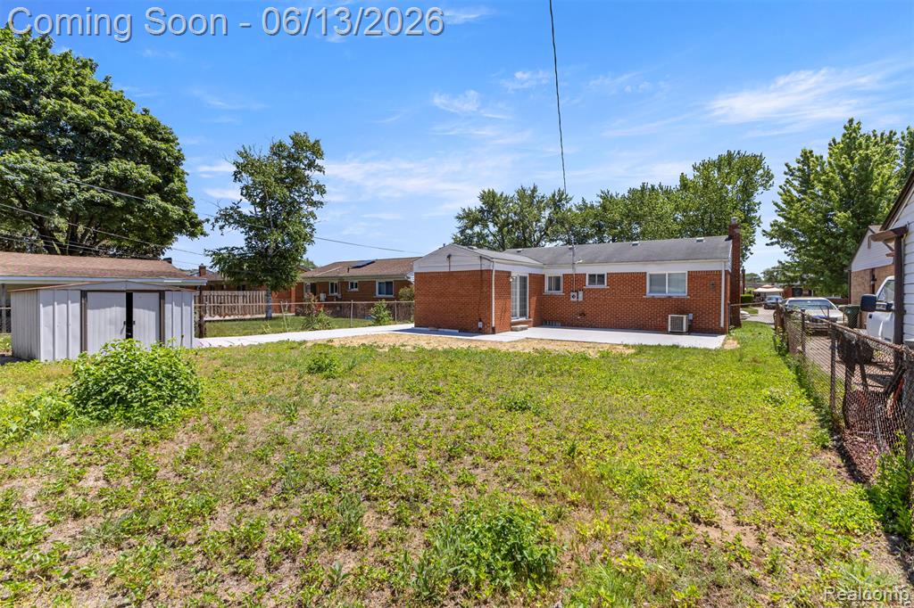 29578 Brown Court, Garden City, MI — Photo 39