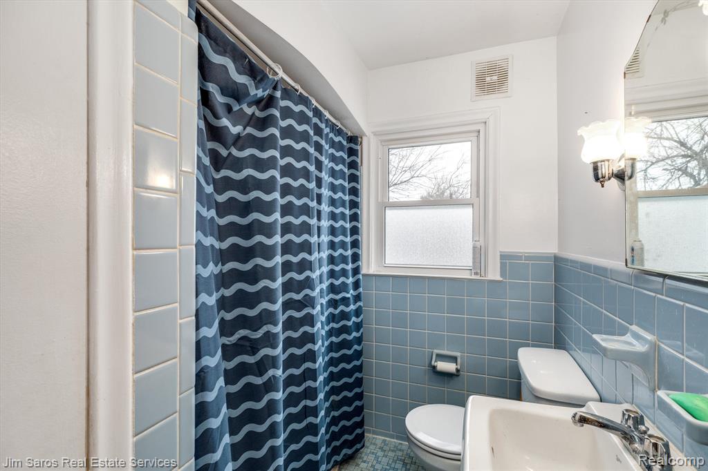 360 ALTER Road, Detroit, MI 48215 — Photo 15