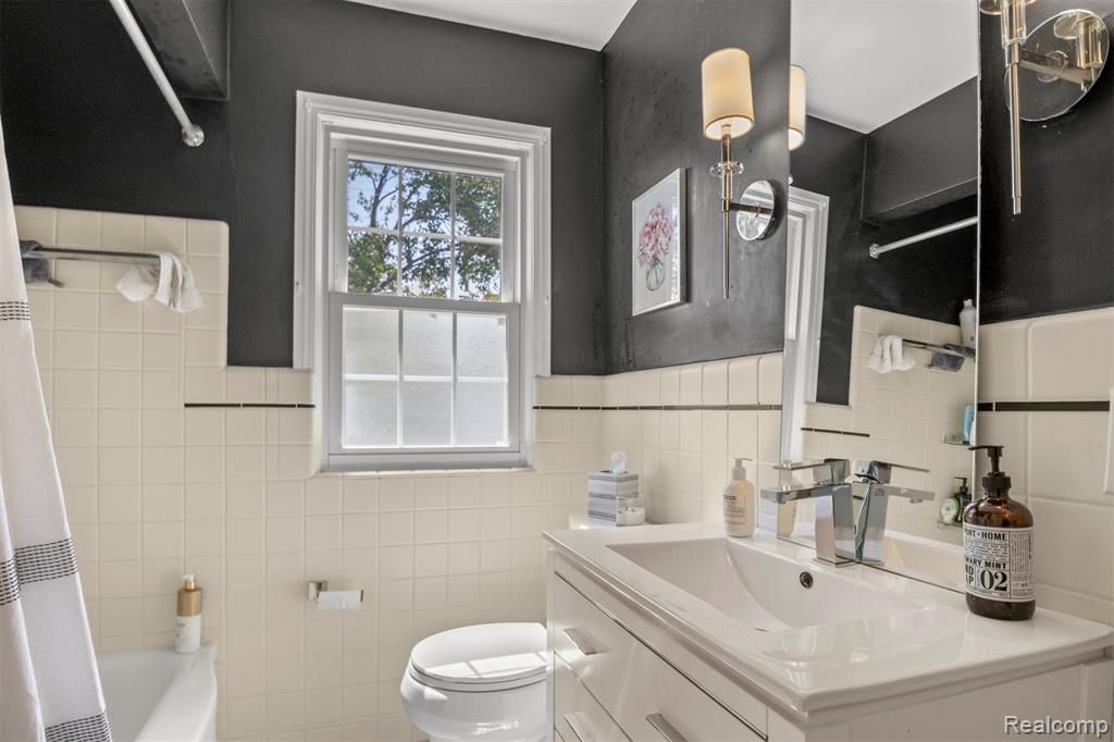 6 Berwick Lane, Dearborn, MI 48120 — Photo 21