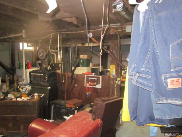 907 Wayne Street, Jackson, MI 49202 — Photo 8