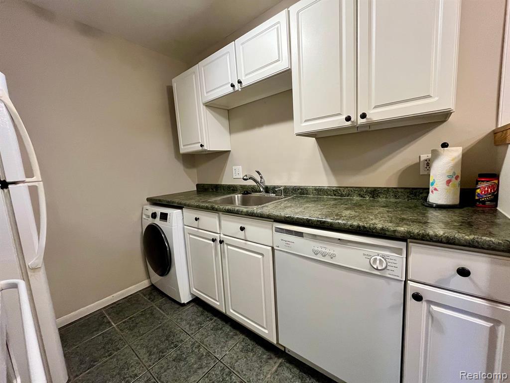 9999 ALLEN POINTE Drive, Allen Park, MI 48101 — Photo 10