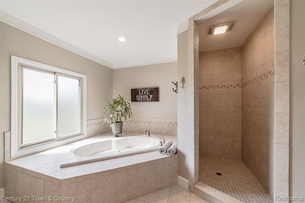 914 SHREWSBURY Drive, Clarkston, MI 48348 — Photo 24