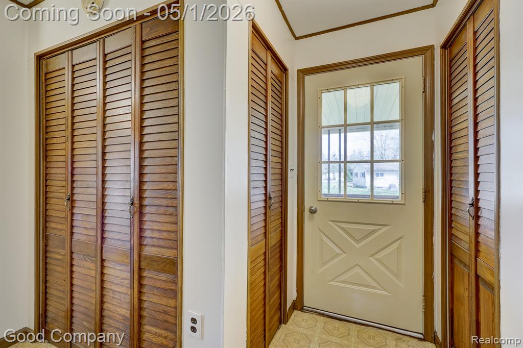 575 S Briarvale Drive, Auburn Hills, MI 48326 — Photo 22