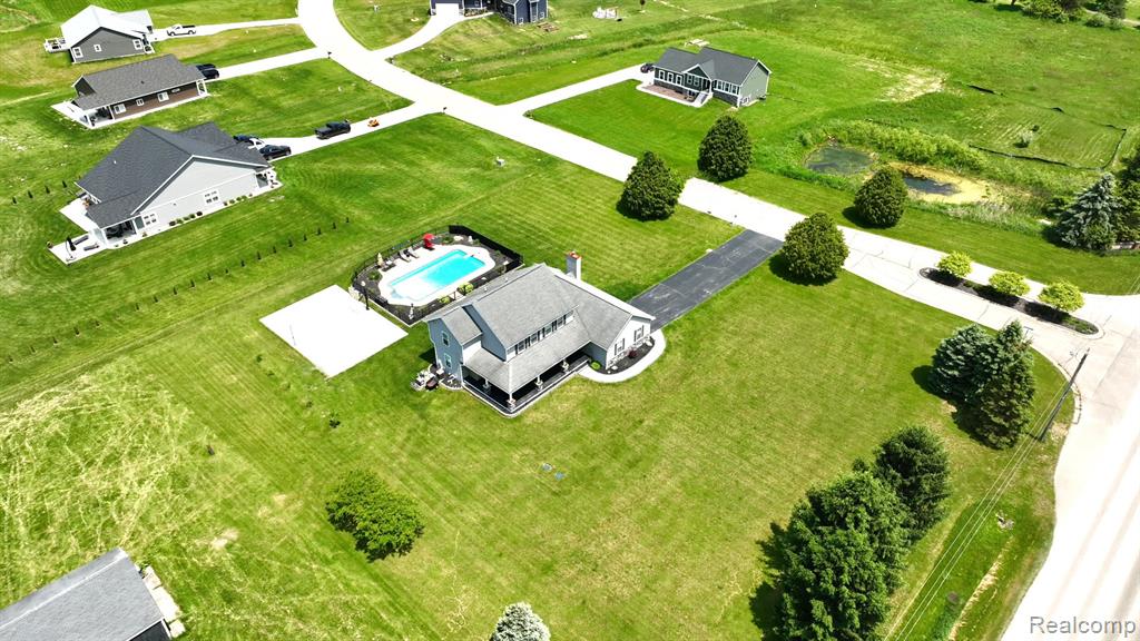 5015 LINDEMERE Drive, Fowlerville, MI 48836 — Photo 59