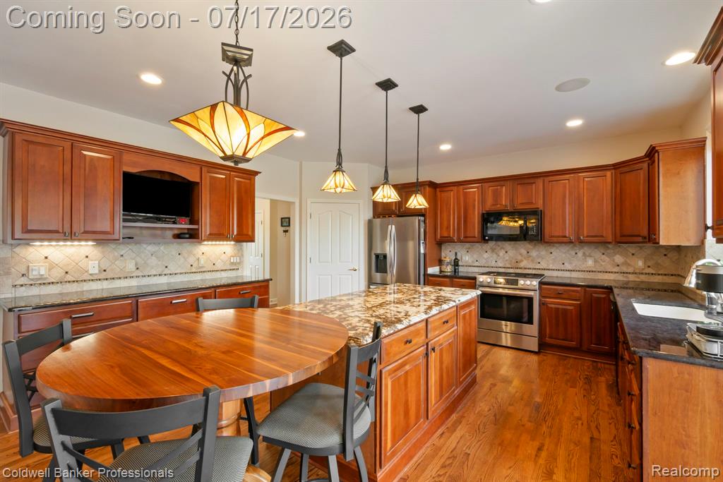 11460 Maple Valley Drive, Plymouth, MI 48170 — Photo 14