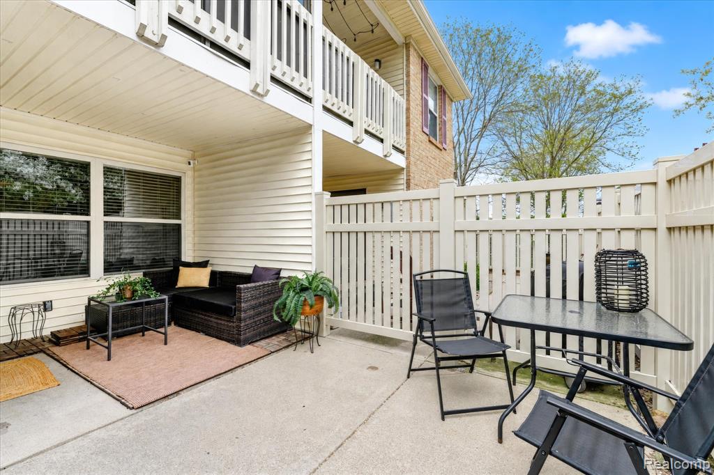 61025 Greenwood Drive, South Lyon, MI 48178 — Photo 4