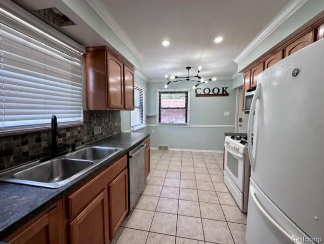 8429 Whitefield Street, Dearborn Heights, MI 48127 — Photo 21