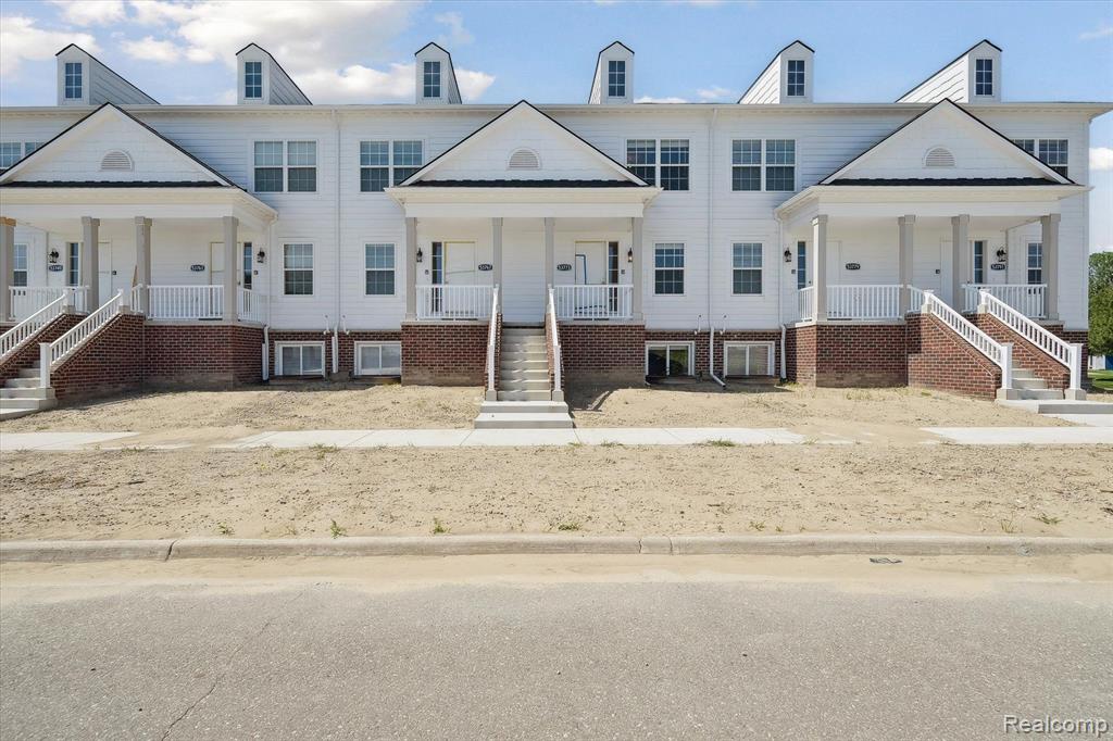53761 CHAMPLAIN Street, Macomb, MI 48042 — Photo 4