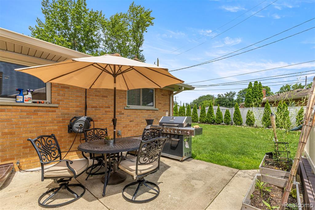 8570 Rockland Street, Dearborn Heights, MI 48127 — Photo 46