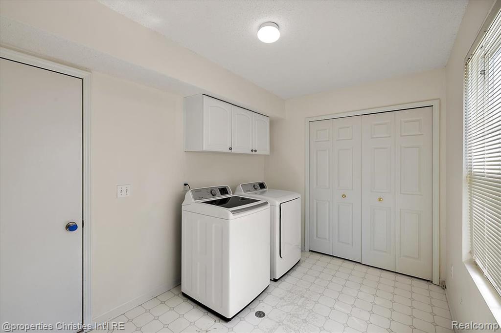 6873 Fox Lane, Waterford, MI 48327 — Photo 49