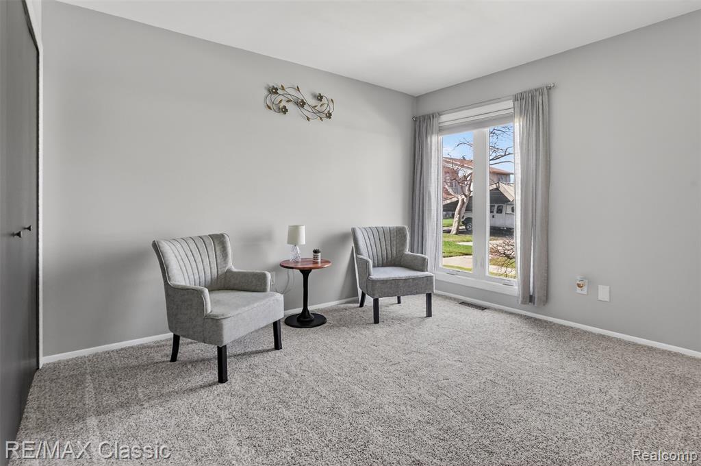 9 Willow Way, Waterford, MI 48328 — Photo 14