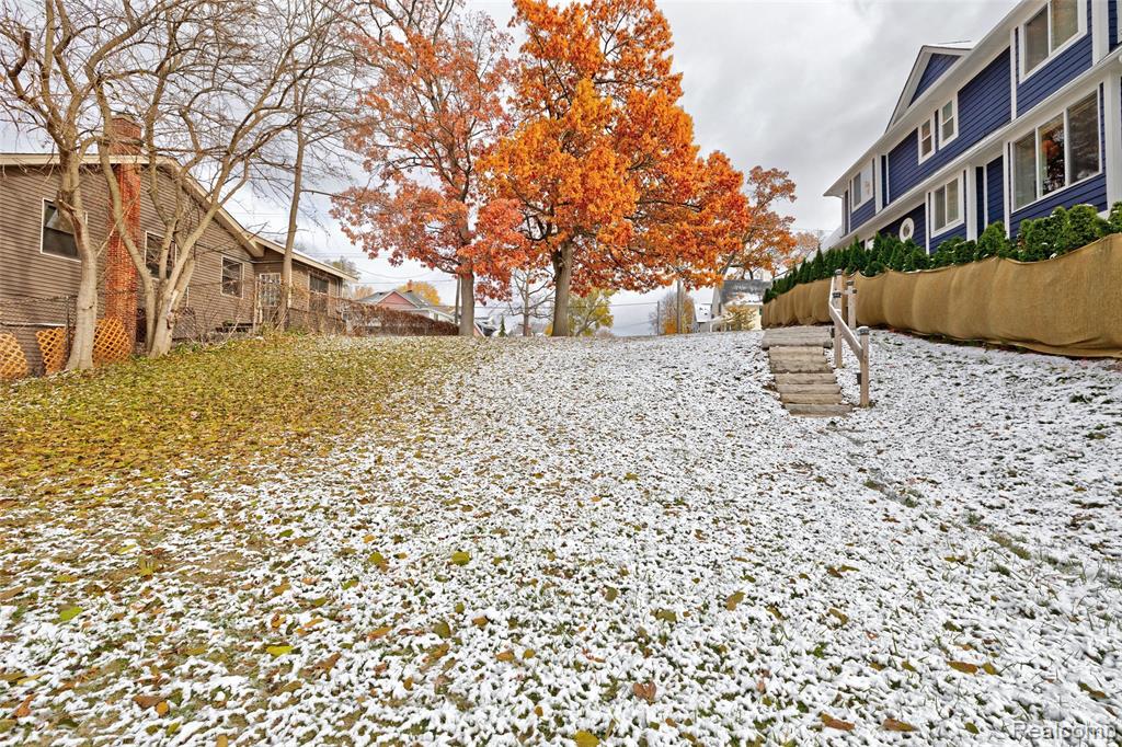 126 N North Shore Drive, Lake Orion, MI 48362 — Photo 58